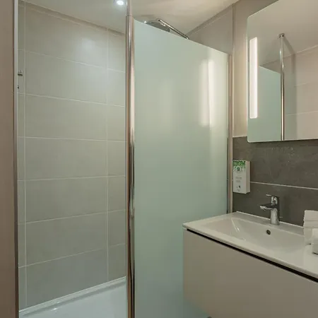 Hotell Kyriad - Biarritz