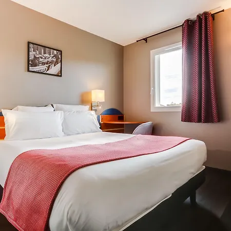 ホテル Kyriad - Biarritz 3*